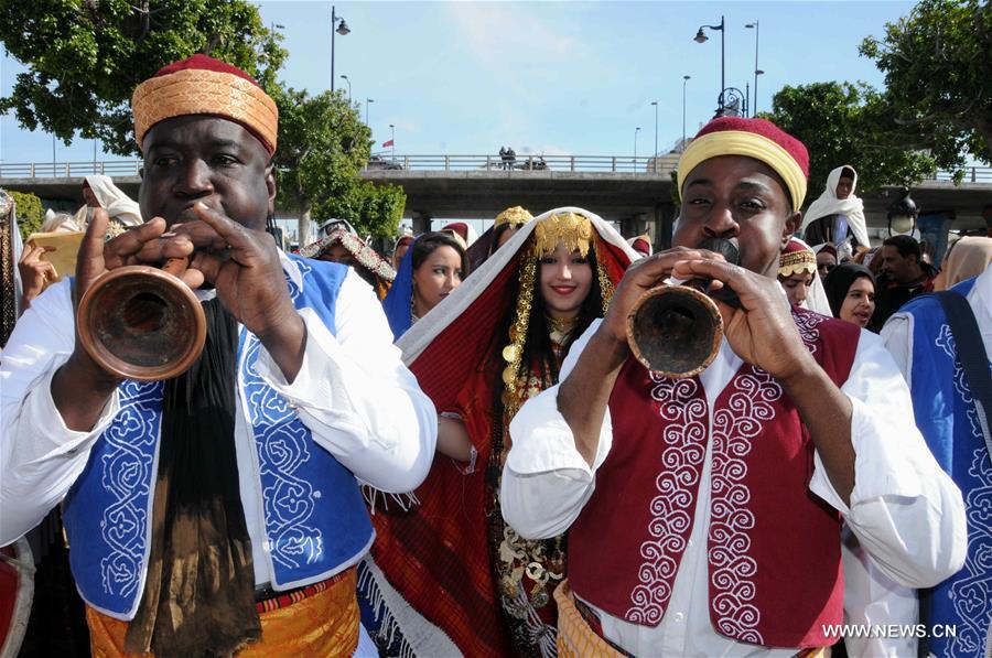 （国际）（1）突尼斯上演南部地区传统民俗秀