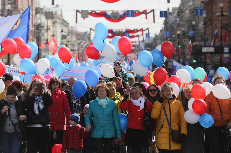 （国际）（1）圣彼得堡举行“五一”劳动节游行