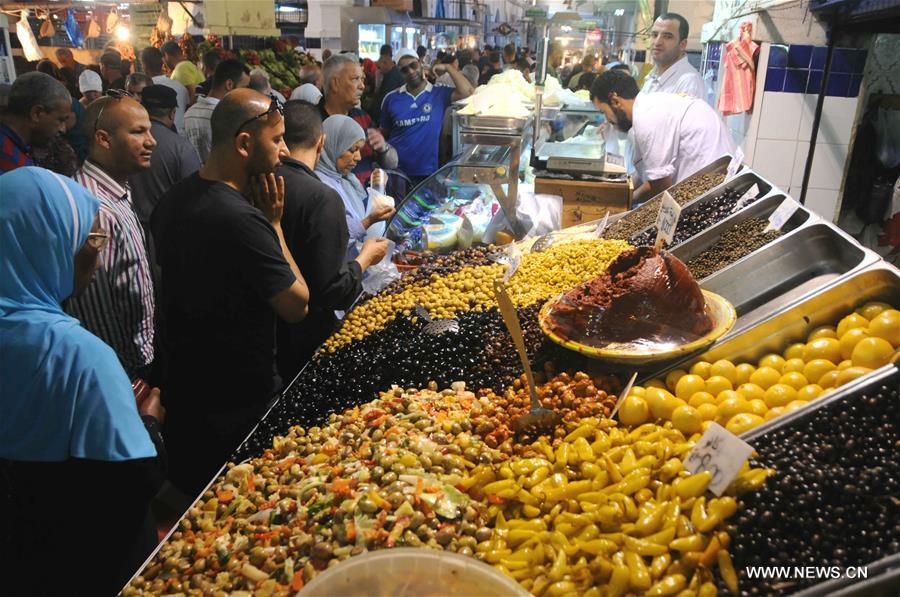 الصورة: استعدادات لشهر رمضان في تونس