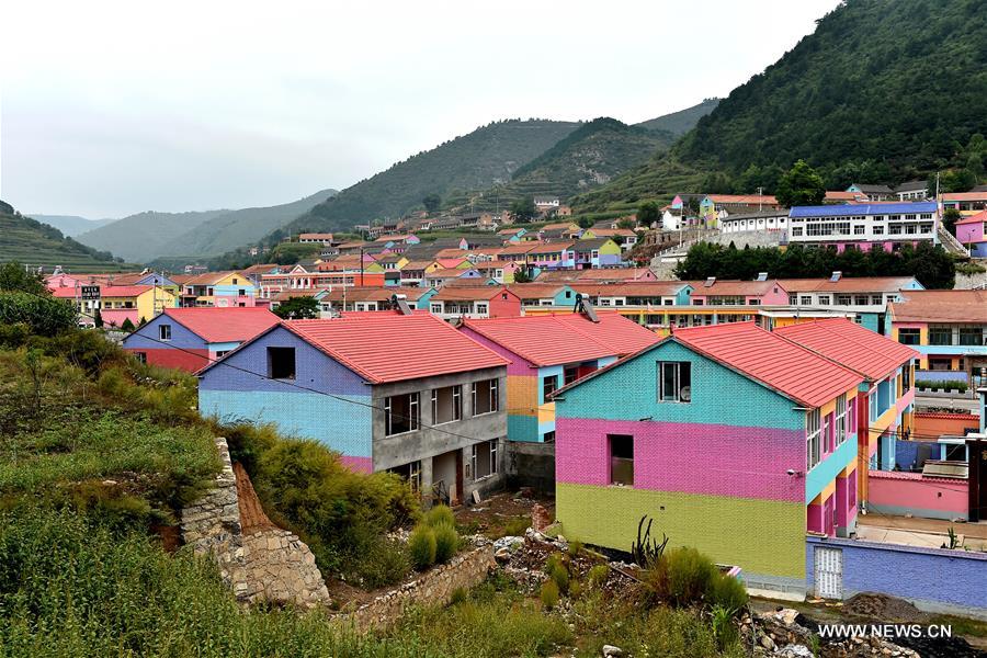 （砥砺奋进的五年）（4）太行山里的“彩色村庄”