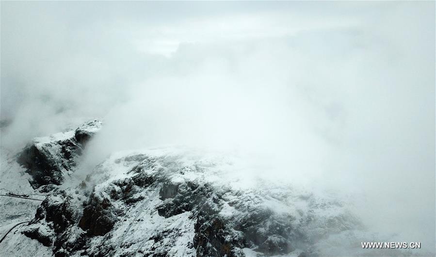 （美丽中国）（3）甘南扎尕那的雪山云海盛宴