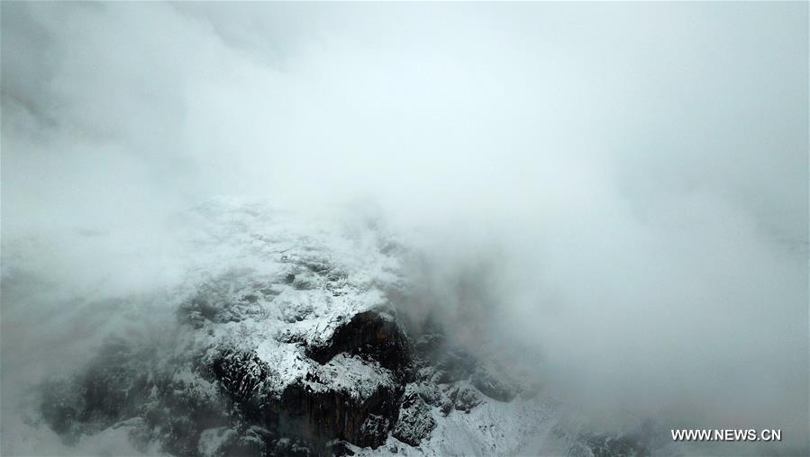 （新华视界）（5）甘南扎尕那的雪山云海盛宴