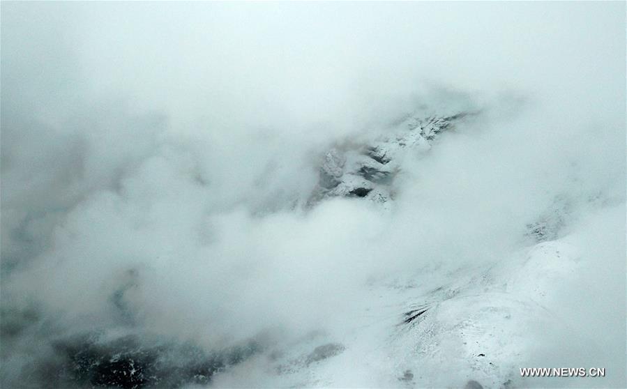 （新华视界）（4）甘南扎尕那的雪山云海盛宴