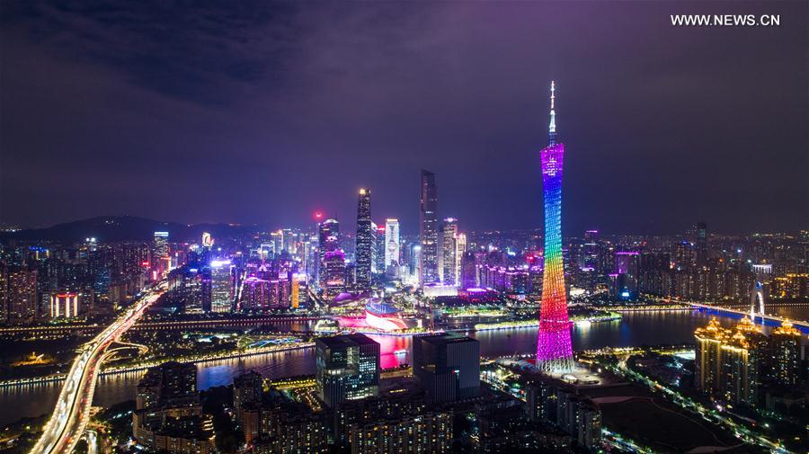 （经济）（1）广州：灯海花城向世界展示“财富美”