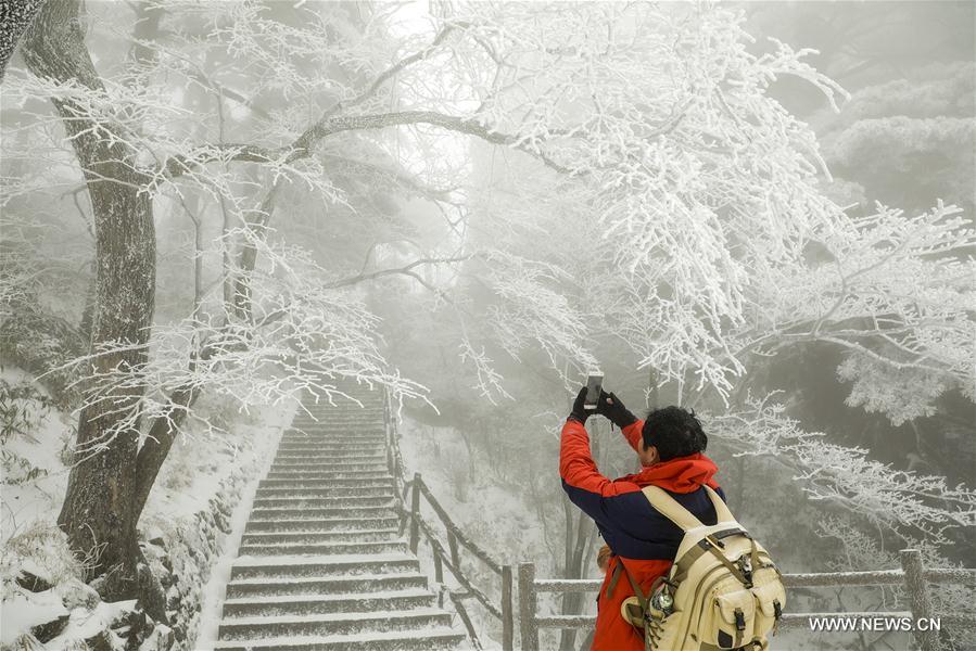 #（环境）（1）安徽黄山迎来今冬首场降雪