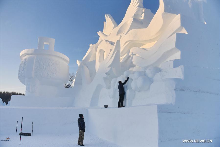 （新华视界）（2）长春净月潭：百余雪雕打造梦幻雪世界