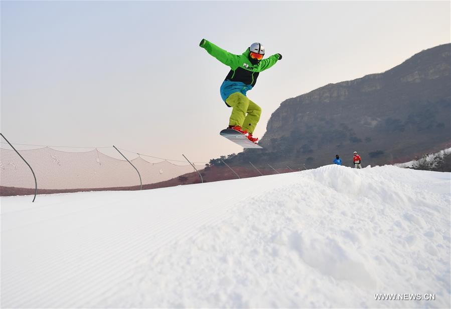 （体育）（3）滑雪——周末滑雪热