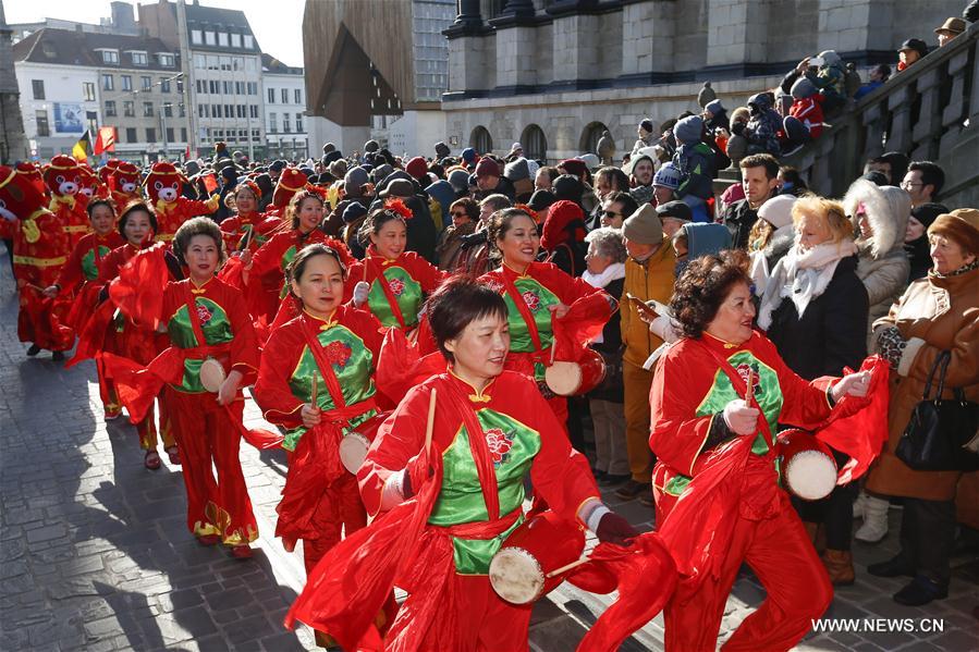 （国际）（2）比利时华侨华人举办2018春节巡游