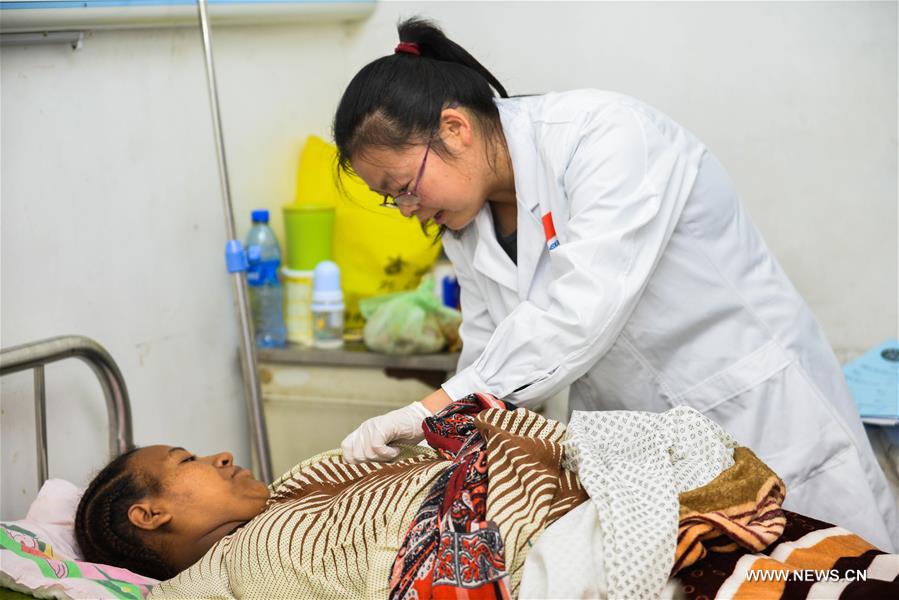 الصورة : الدفعة الـ19 من الفريق الطبي الصيني في اثيوبيا 