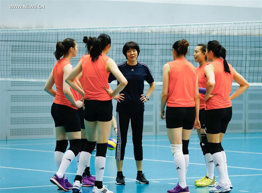 （体育）（2）排球——中国女排举行公开训练课