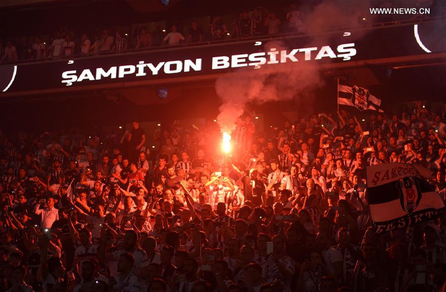الصورة: بشكتاش يتوج بلقب الدوري التركي للمرة الـ 14 في تاريخه