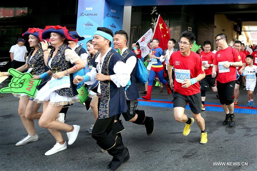 الصورة: انطلاق مسابقة الجري الترفيهي الدولي في شانغهاي 