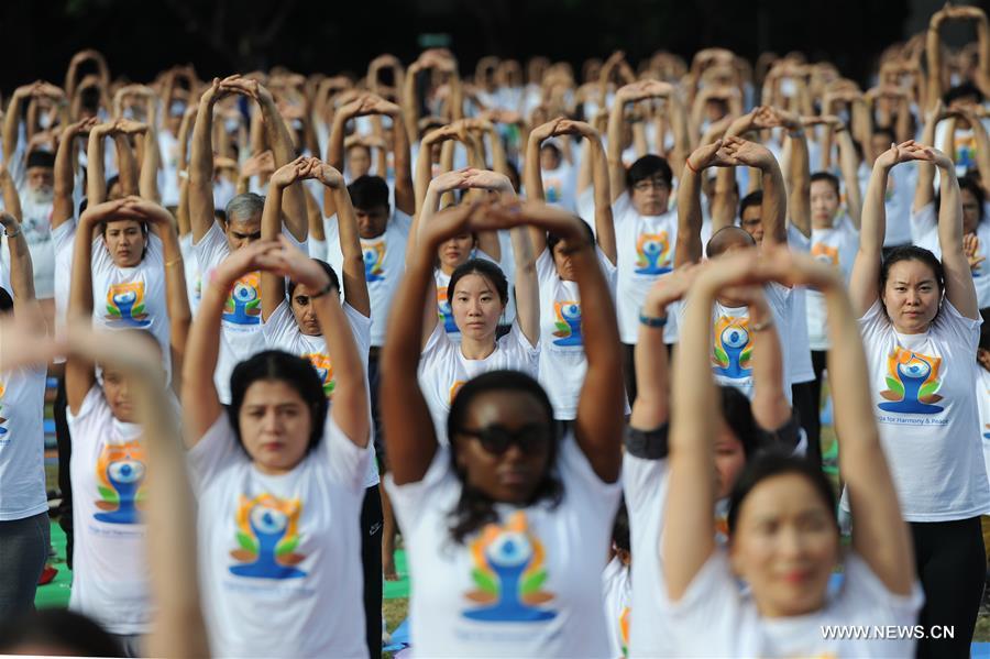 THAILAND-BANGKOK-YOGA-PRACTICE