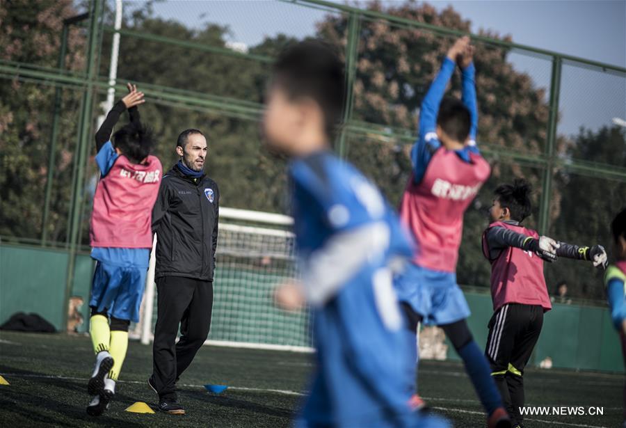 （新华视界）（6）足球青训“洋教头”在武汉