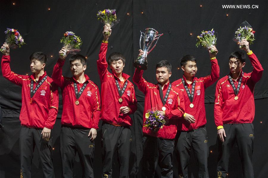 الصورة: الفريق الصيني يفوز ببطولة فرق كرة الطاولة للرجال في كأس العالم