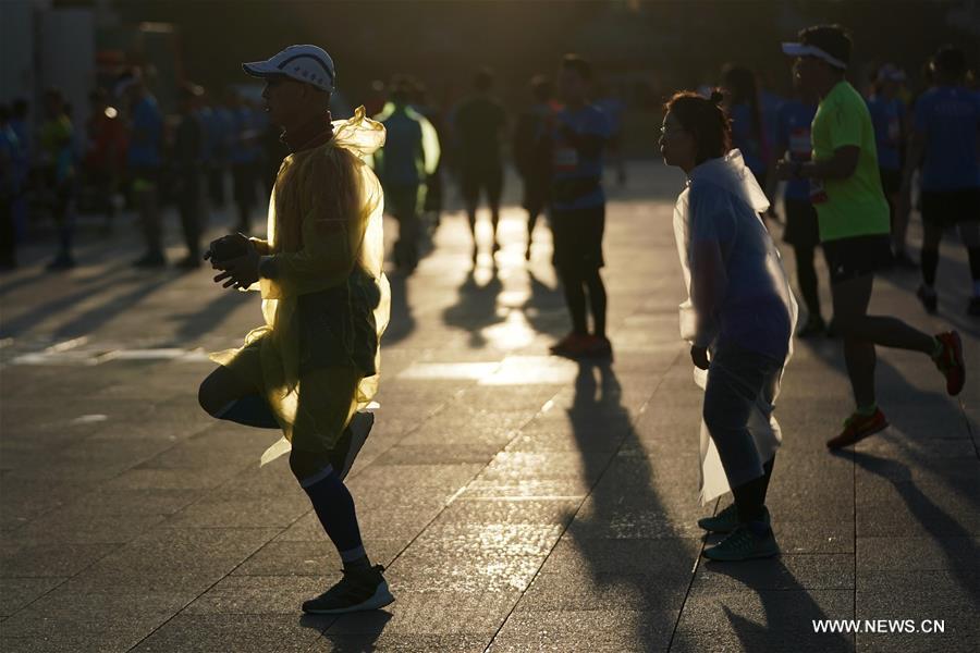 （体育）（3）田径——2018北京国际长跑节鸣枪开跑