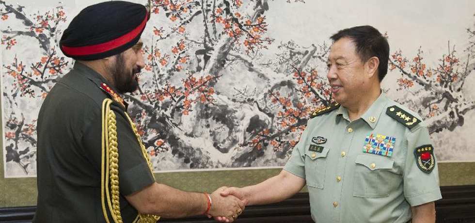الصين والهند تسعيان لإقامة علاقات عسكرية اقوى