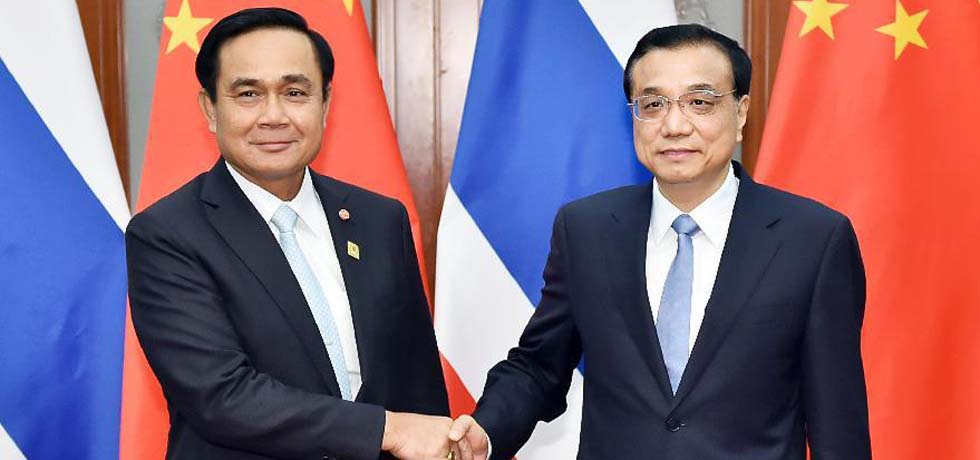 الصين وتايلاند تتعهدان بتعاون أوثق في مشاريع السكك الحديدية والزراعة والتجارة