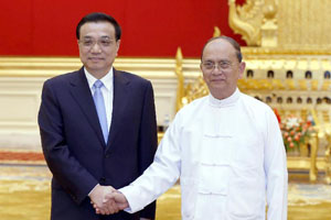 رئس مجلس الدولة الصيني لي كه تشيانغ يحضر اجتماعات قادة شرق آسيا ويزور ميانمار