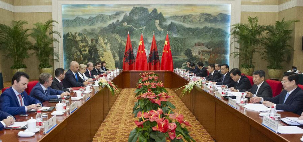 الصين وألبانيا تعززان الشراكة في مجالات الزراعة والبنية التحتية