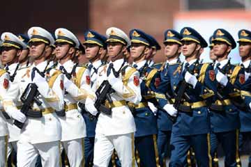 الرئيس الصيني يحضر عرضا عسكريا بروسيا لإحياء ذكرى الانتصار في الحرب الوطنية الكبرى