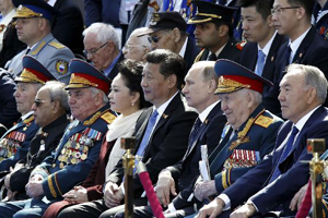 الرئيس الصيني شي جين بينغ يحضر الذكرى السبعين لعيد النصر بموسكو ويزور قازاقستان وروسيا وروسيا البيضاء