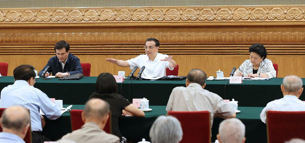 رئيس مجلس الدولة الصيني يشجع الإختراقات العلمية والتكنولوجية