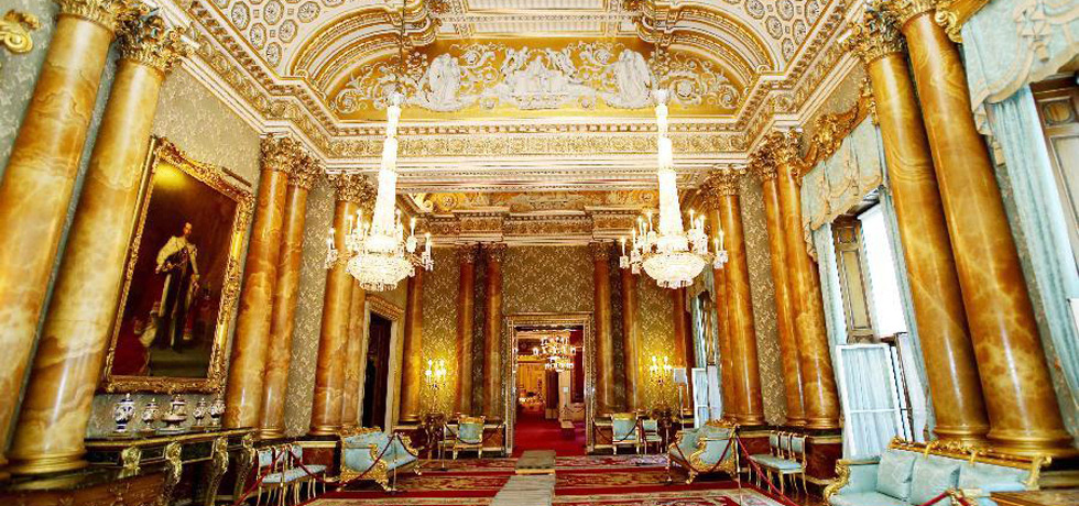 الزيارة في قصر باكنغهام البريطاني الفاخر