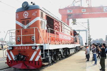 الصين تطلق قطار شحن يربط مدينة ووهان بعاصمة روسيا