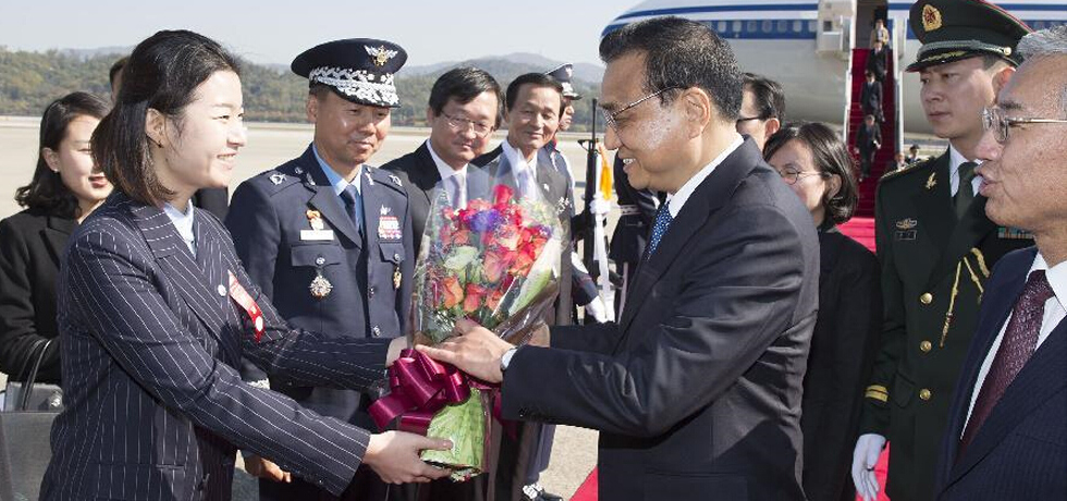 رئيس مجلس الدولة الصيني يصل إلى سول في زيارة إلى جمهورية كوريا ولحضور قمة صينية- يابانية- كورية جنوبية