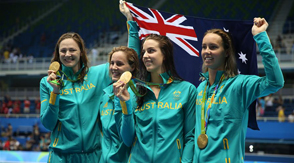 أستراليا تفوز في نهائي السباحة الحرة تتابع 4 في 100 متر للنساء في اولمبياد ريو