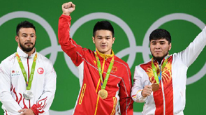 شي تشي يونغ يفوز بثالث ميدالية ذهبية برفع الأثقال للصين بأولمبياد ريو