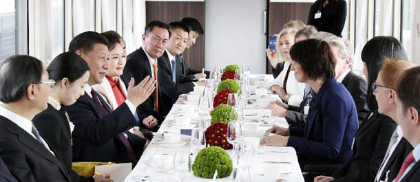 تقرير اخباري: الرئيس الصيني يشيد بالشراكة "النموذجية" بين الصين وسويسرا