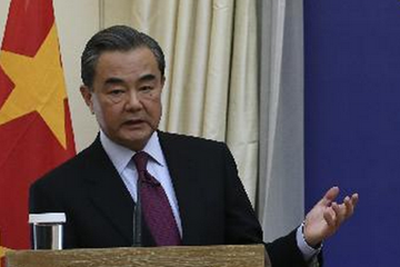 وزير الخارجية الصيني يحث على اتباع صوت السلام والعقل بشأن قضية شبه الجزيرة الكورية