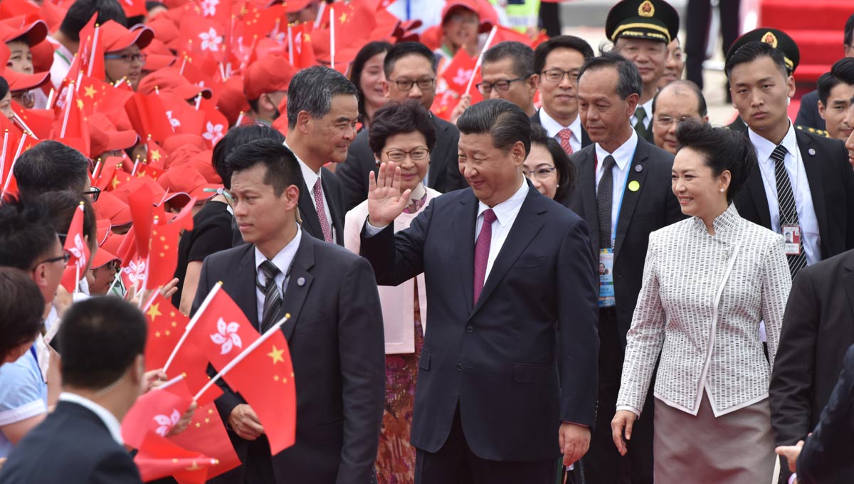 الرئيس الصيني يصل هونغ كونغ بمناسبة الذكرى العشرين لعودتها إلى الوطن الأم
