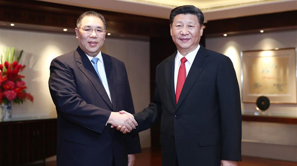 الرئيس الصيني يلتقي الرئيس التنفيذي ل(ماكاو)