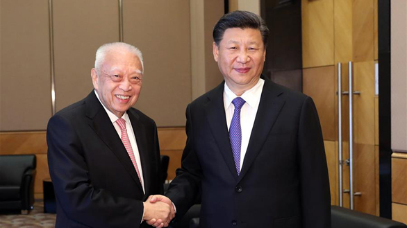 في الذكرى ال20 لعودة هونج كونج، الرئيس الصيني يلتقي أول رئيس تنفيذي لمنطقة هونج كونج الإدارية الخاصة