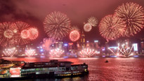 عروض الألعاب النارية للاحتفال بالذكرى الـ20 للعودة هونغ كونغ إلى حضن الوطن الأم