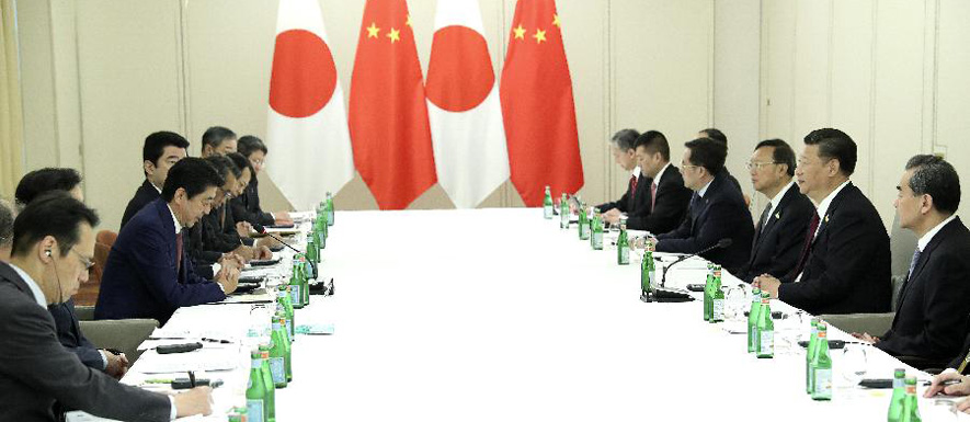 الرئيس الصيني يلتقي برئيس الوزراء الياباني ويحث اليابان على احترام كلماتها وازالة الاضطرابات