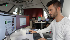 شاب إسرائيلي يعمل في عالم ريادة العمل في الصين