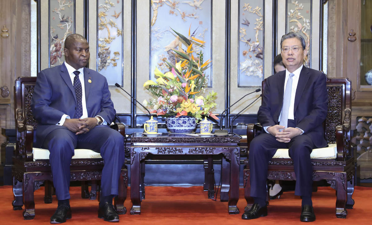 مسؤول بارز في الحزب الشيوعي الصيني يلتقي مع رئيس جمهورية أفريقيا الوسطى