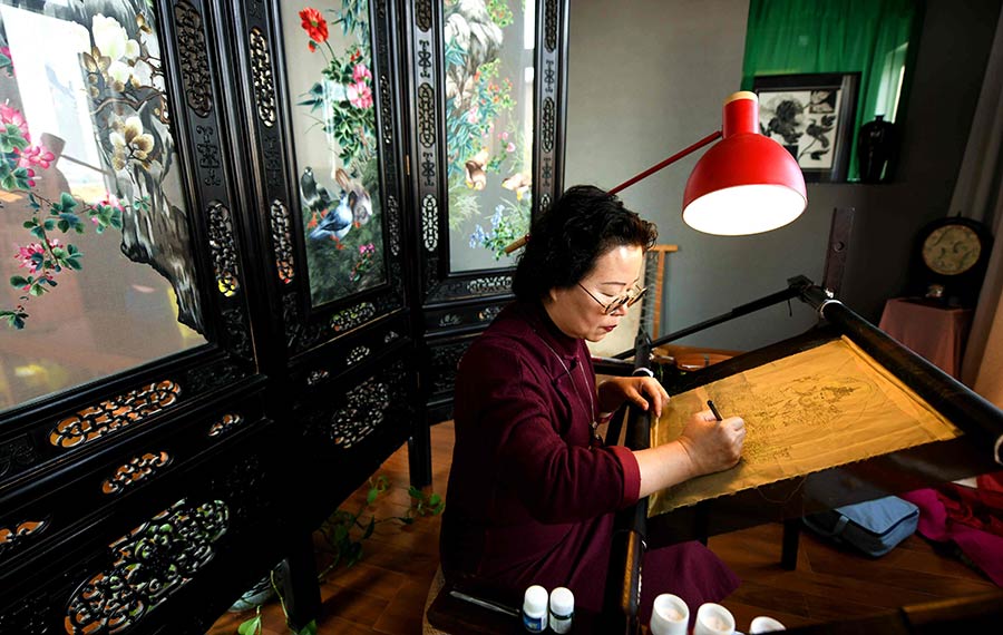 ابداع فن التطريز اليدوي في شمالي الصين