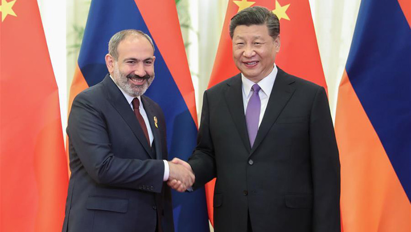 شي يلتقي رئيس وزراء أرمينيا