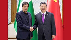 شي يدعو إلى مجتمع مصير مشترك أوثق بين الصين وباكستان