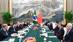 كبير المشرعين الصينيين يلتقي الرئيس البرازيلي