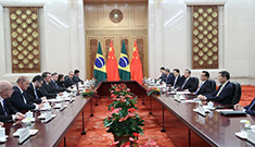 رئيس مجلس الدولة الصيني يلتقي الرئيس البرازيلي