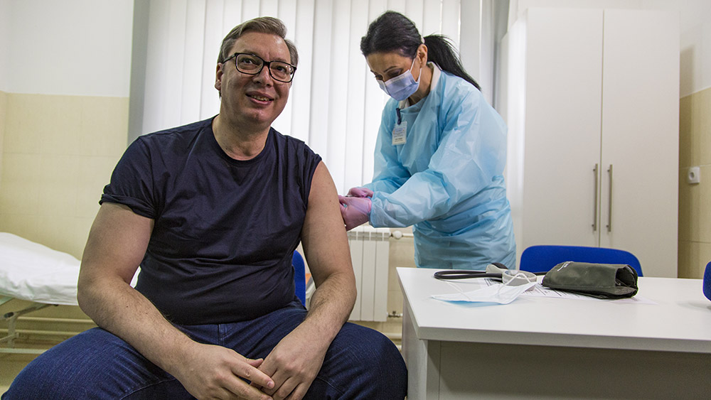 الرئيس الصربي يحصل على جرعة من اللقاح الصيني المضاد لـ"كوفيد-19"
