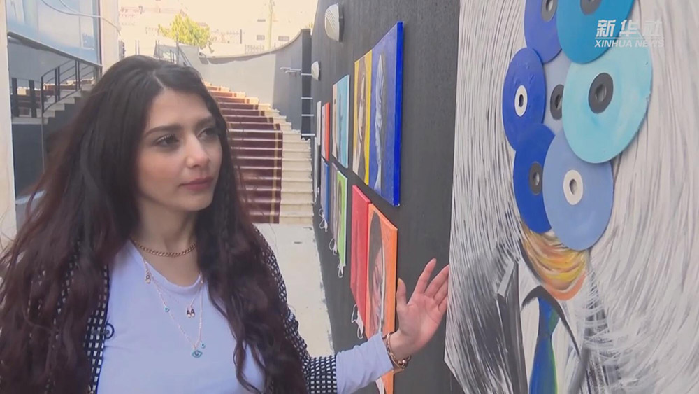 فيديو: فنانة أردنية تجسد "طاقة إيجابية" وسط الجائحة