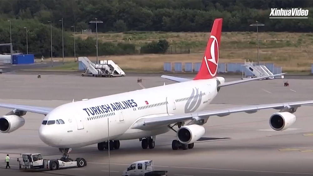 فيديو: وزير: تركيا قد تفقد 500 ألف سائح بعد قيود السفر الروسية