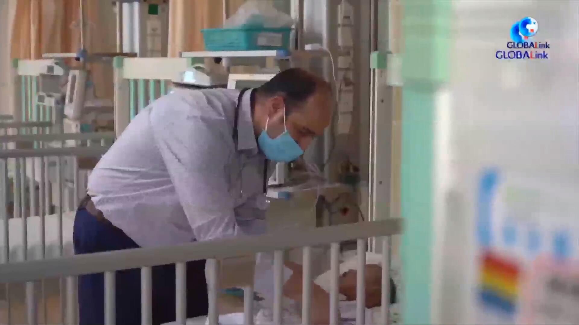 فيديو : طبيب فلسطيني يساعد الأطفال المصابين بمرض القلب الخلقي في شمالي الصين